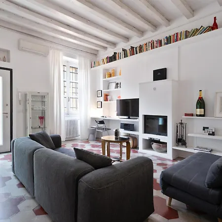 Vintage Hideaway Milan-historic Courtyard Apartament *