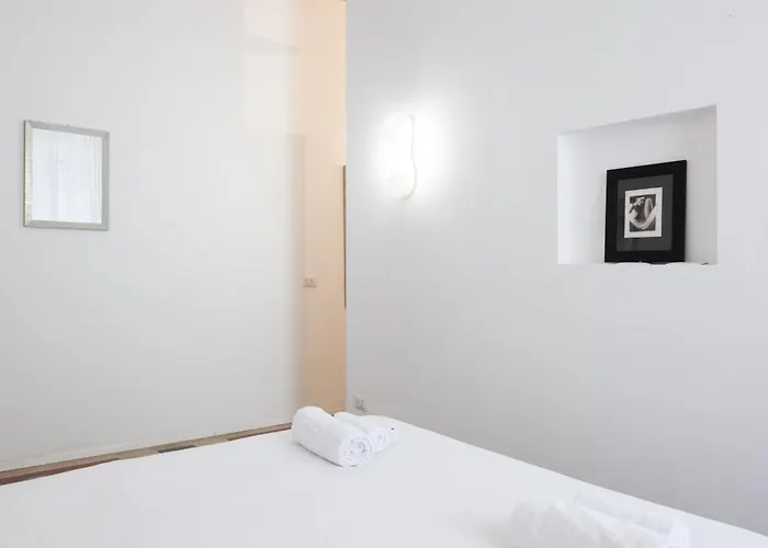 Apartament Vintage Hideaway Milan-historic Courtyard *