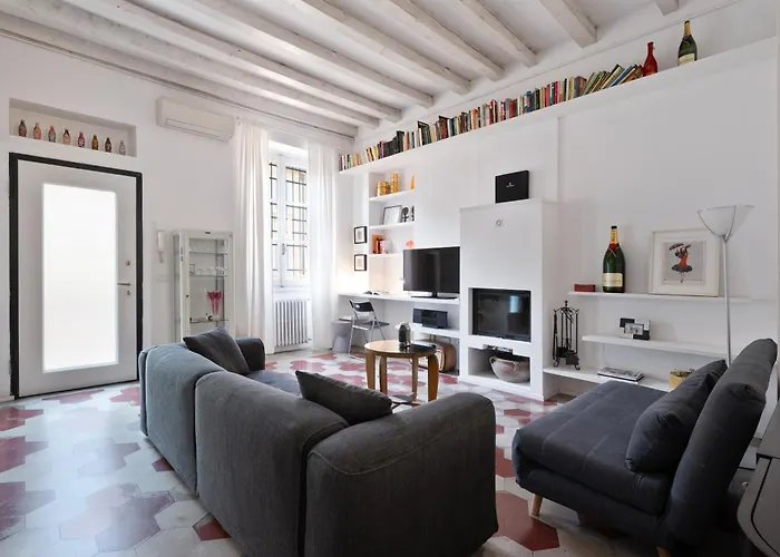 Vintage Hideaway Milan-historic Courtyard Apartament *