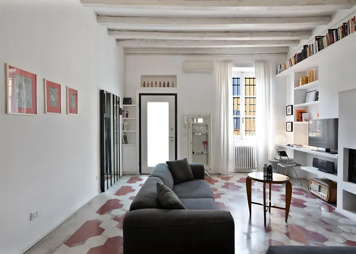 Apartament Vintage Hideaway Milan-historic Courtyard *