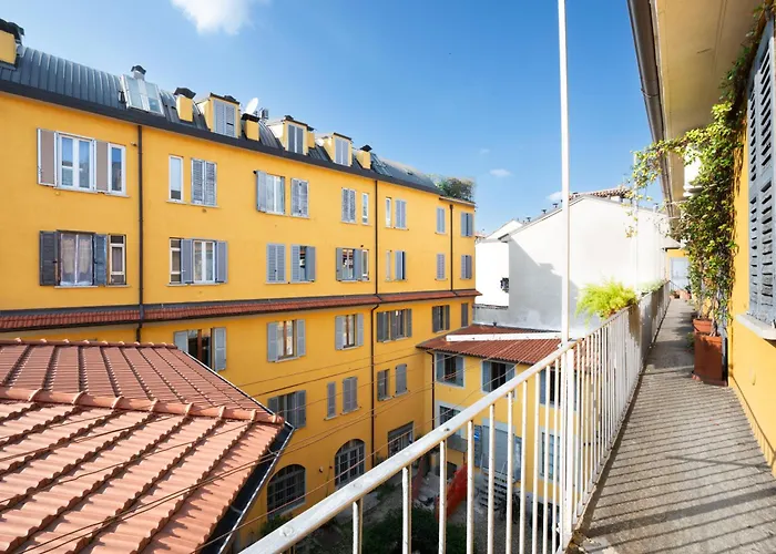 Vintage Hideaway Milan-historic Courtyard Apartament Mediolan